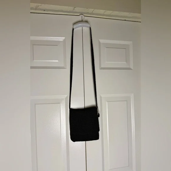 THE SAK black crossbody Crochet Knit Small Shoulder Bag Purse Zip Closure - Picture 2 of 7